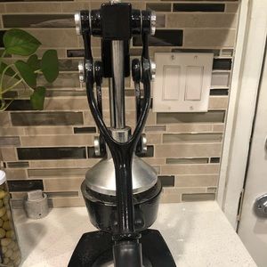 MANUAL Funnel TYPE Citrus Juicer